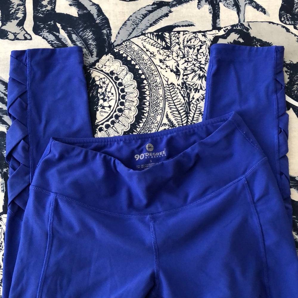 90° small legging workout pants